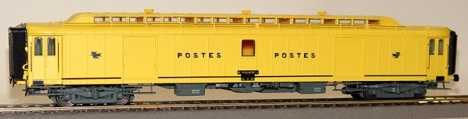 Mail car type OCEM PTT PEz Y24<br /><a href='images/pictures/LS_Models/40412.jpg' target='_blank'>Full size image</a>
